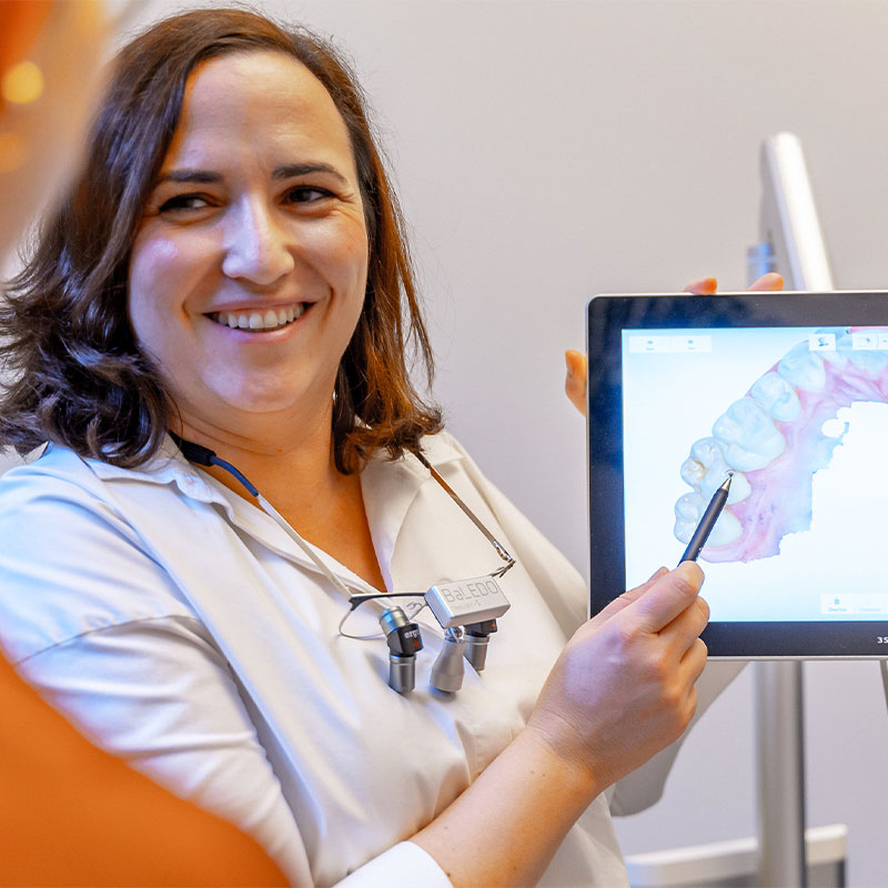 Dr. Svetla Alpermann beim Digital Smile Design